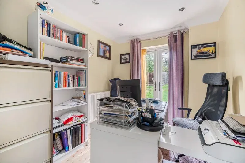 Winstanley Lane, Shenley Lodge, Milton Keynes, Buckinghamshire, MK5 7BT, photo 9