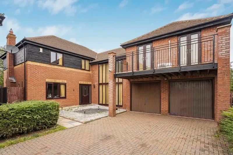 5 bed house for sale — Winstanley Lane, Shenley Lodge, Milton Keynes, Buckinghamshire, MK5 7BT