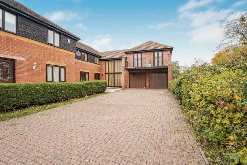 Winstanley Lane, Shenley Lodge, Milton Keynes, Buckinghamshire, MK5 7BT, photo 23