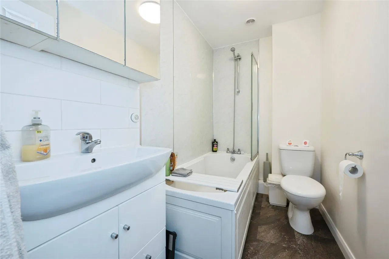 Torridge Gardens, West End, SO18, photo 14