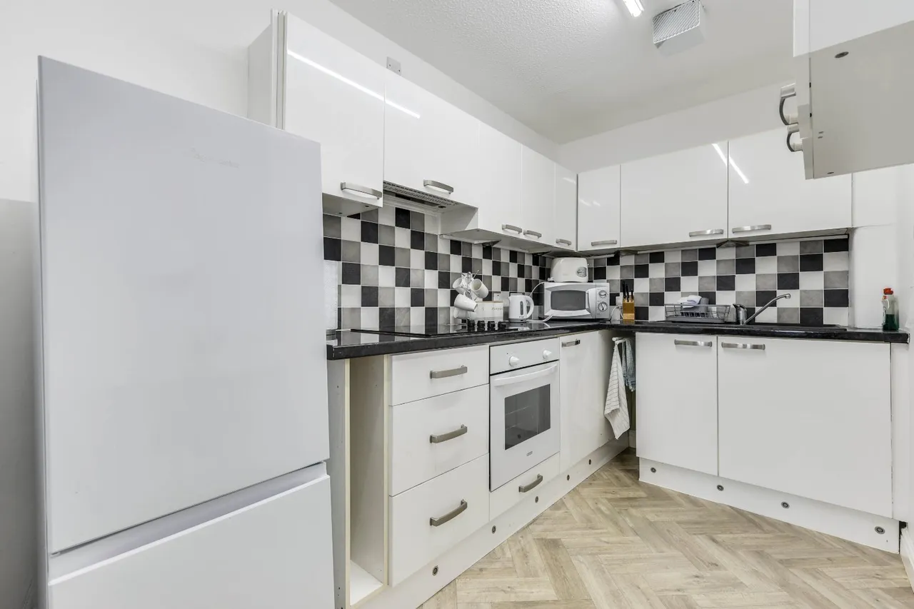 Regent Crescent, Horsforth, LS18, photo 5