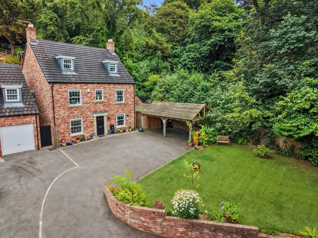 6 bed property for sale, Pittburgh Close, Stoke on Trent