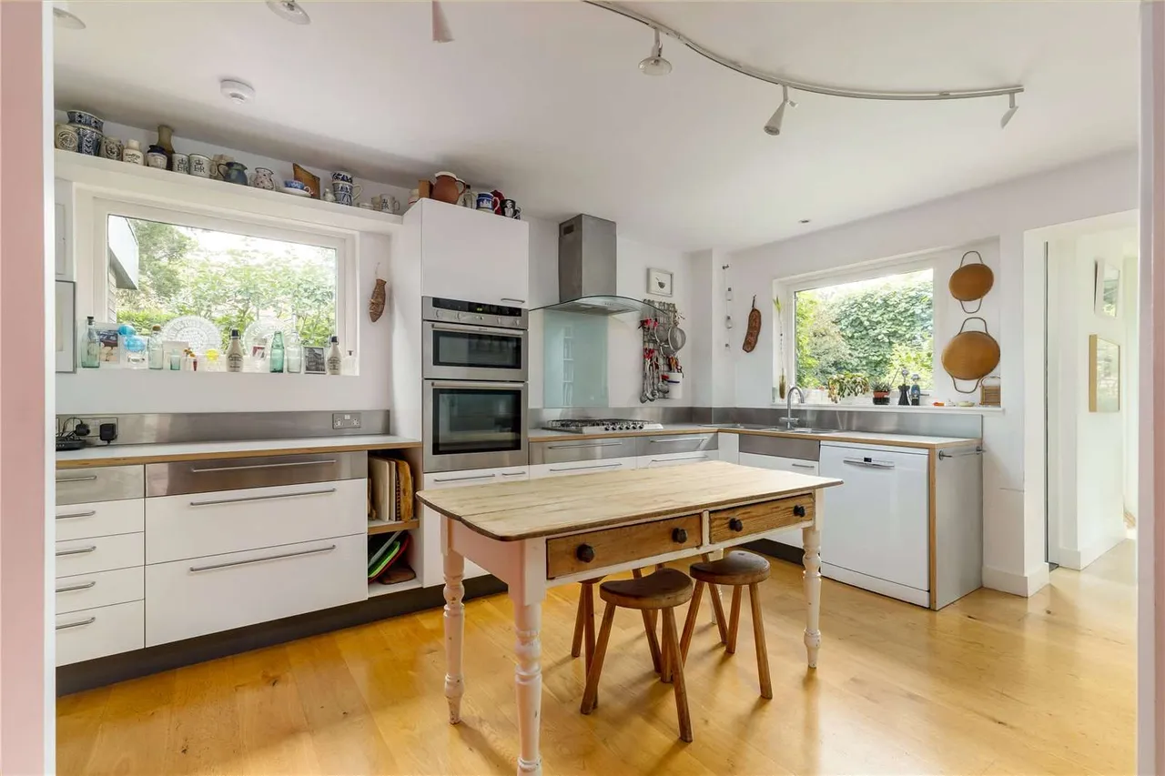 Spylaw Park, Colinton, EH13, photo 9