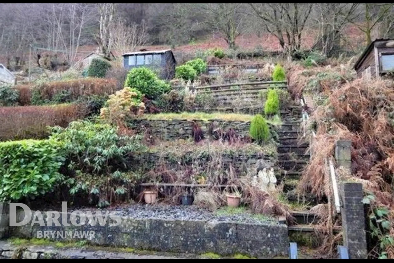 Cyril Place, Abertillery, photo 12