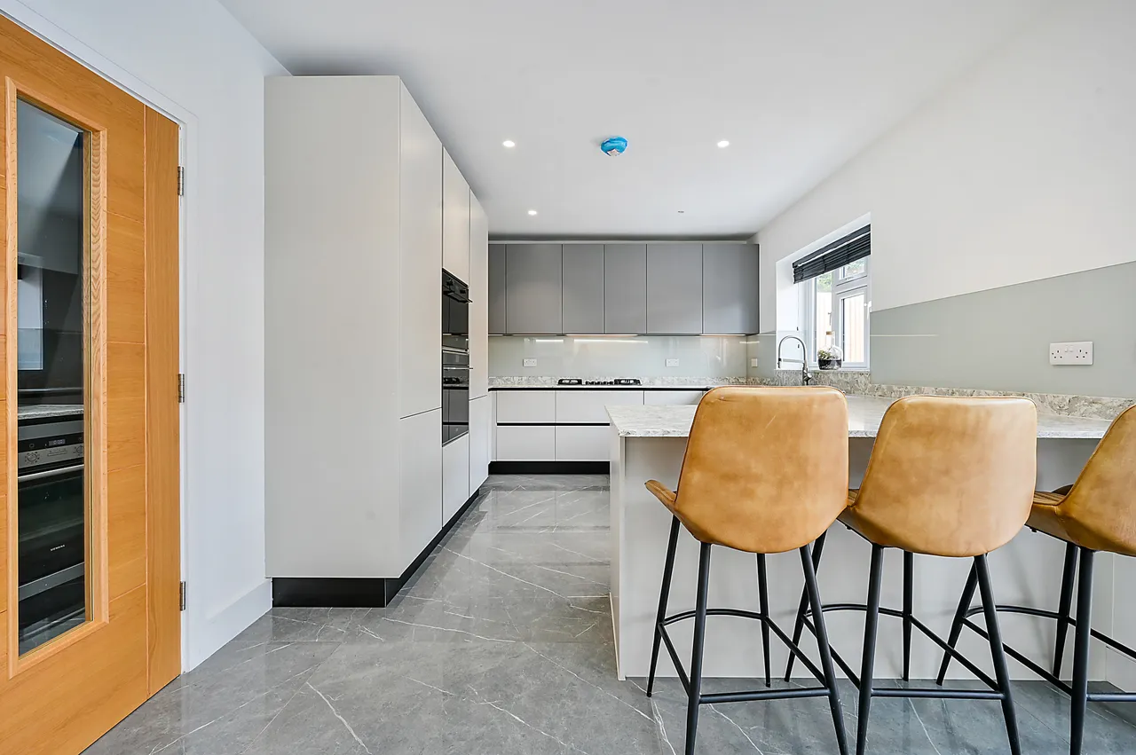 257 Raeburn Avenue, Surbiton, photo 5