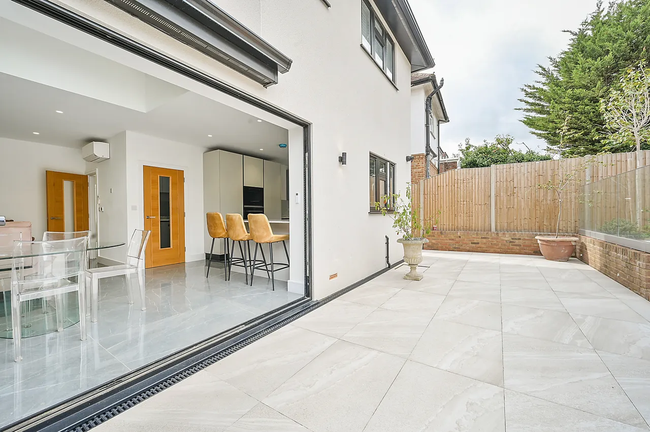 257 Raeburn Avenue, Surbiton, photo 9
