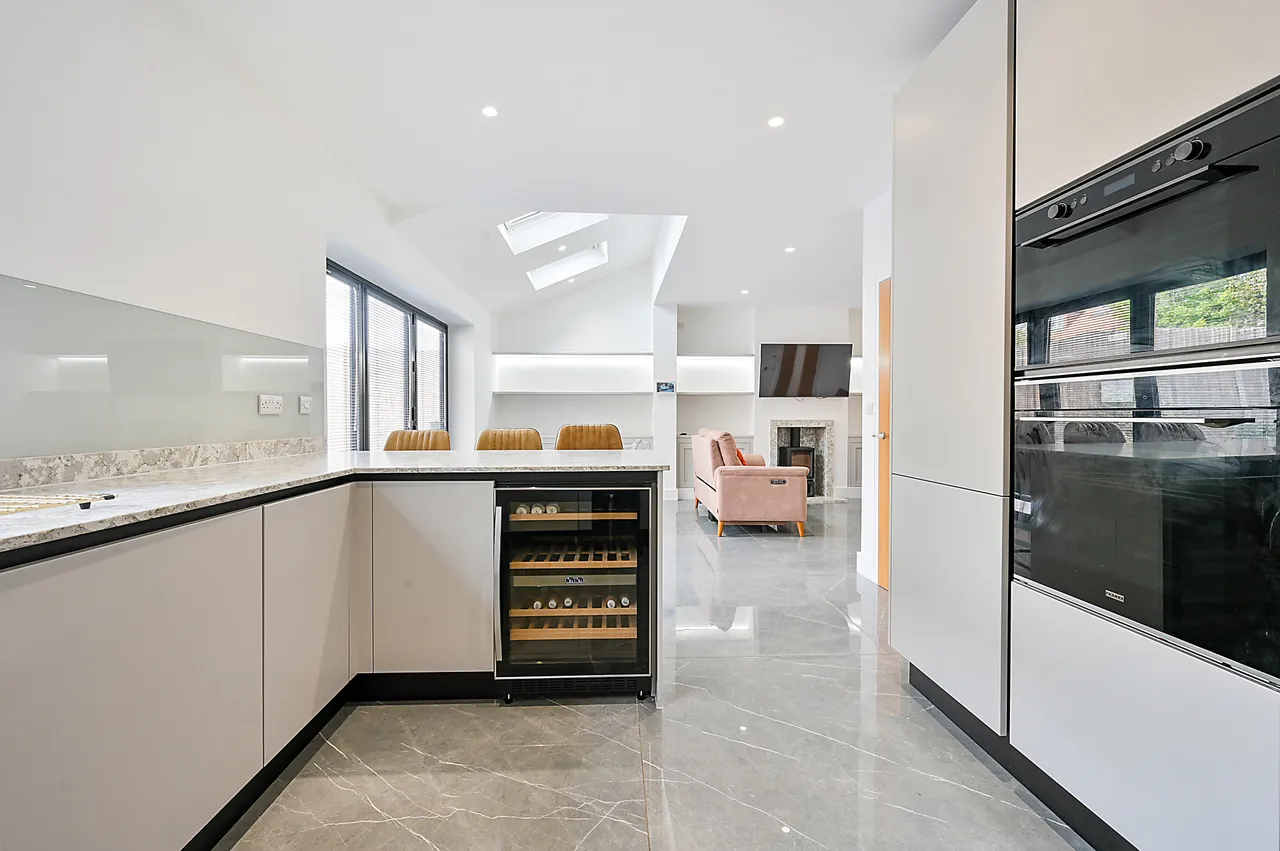 257 Raeburn Avenue, Surbiton, photo 4