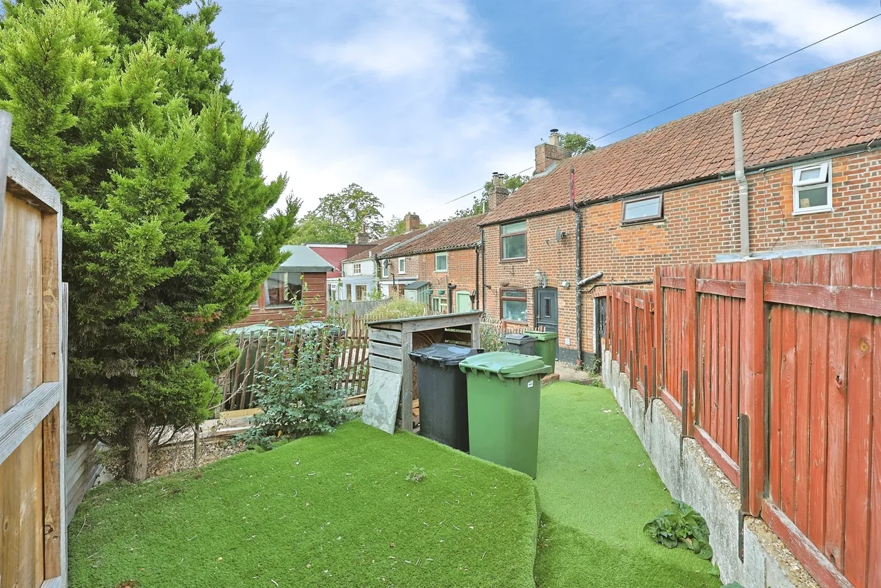 Avenue Road, Wymondham, NR18, photo 11
