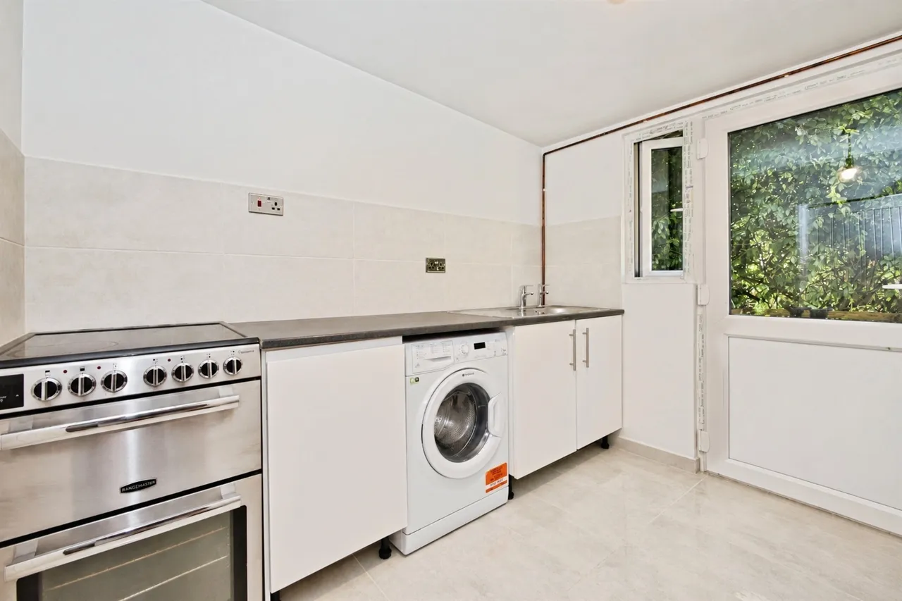 Eastland Road, Yeovil, BA21, photo 5