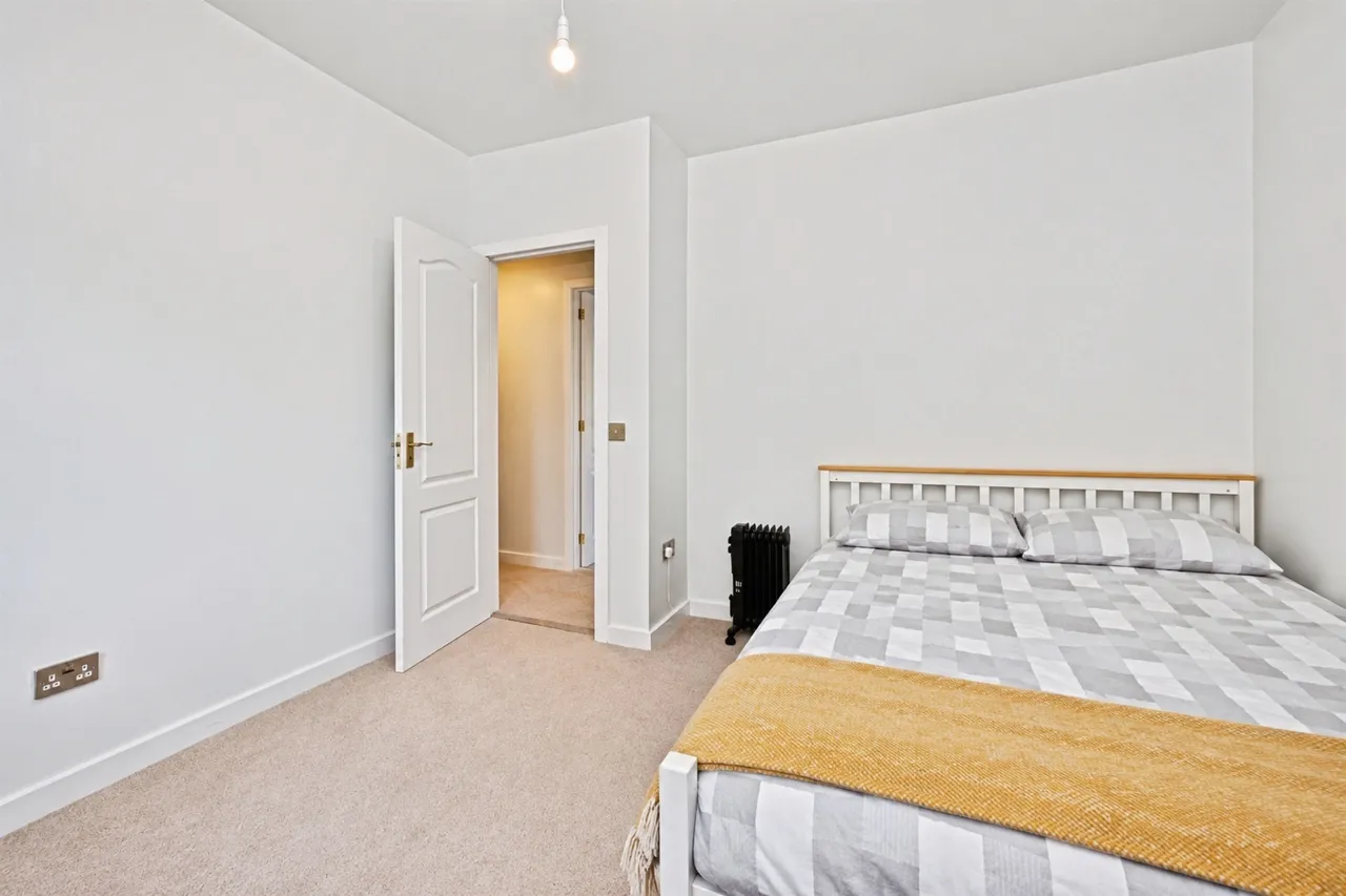 Eastland Road, Yeovil, BA21, photo 13