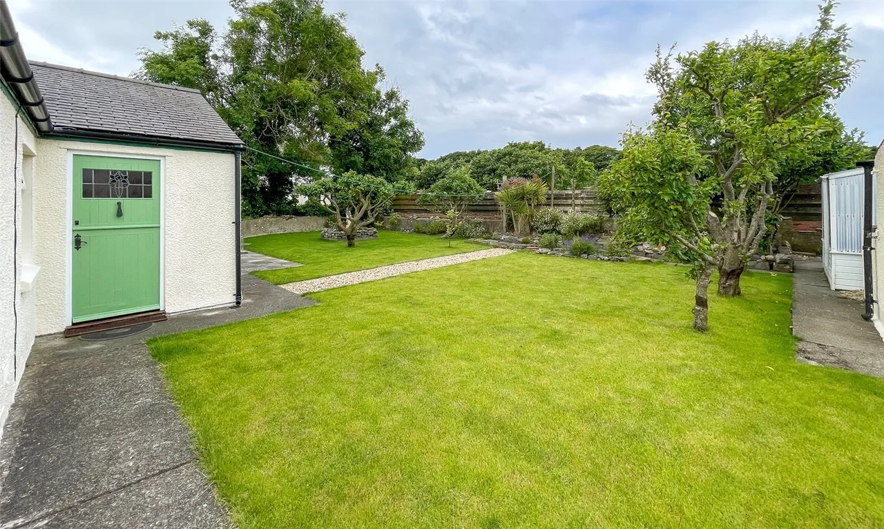 Bryngwran, Holyhead, photo 21