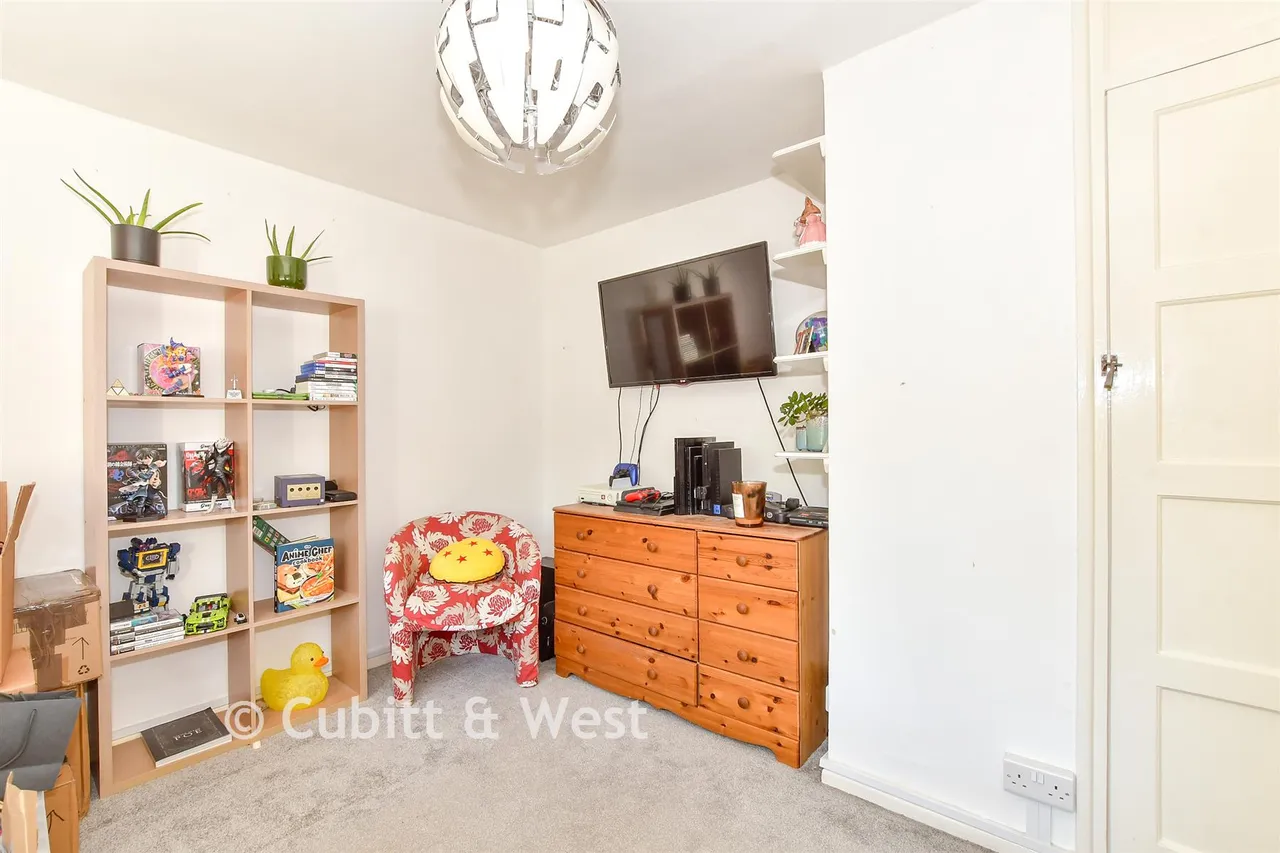 Priorsdean Crescent, Havant, PO9, photo 7