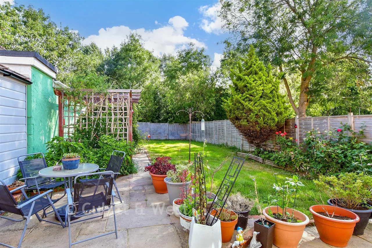 Priorsdean Crescent, Havant, PO9, photo 9