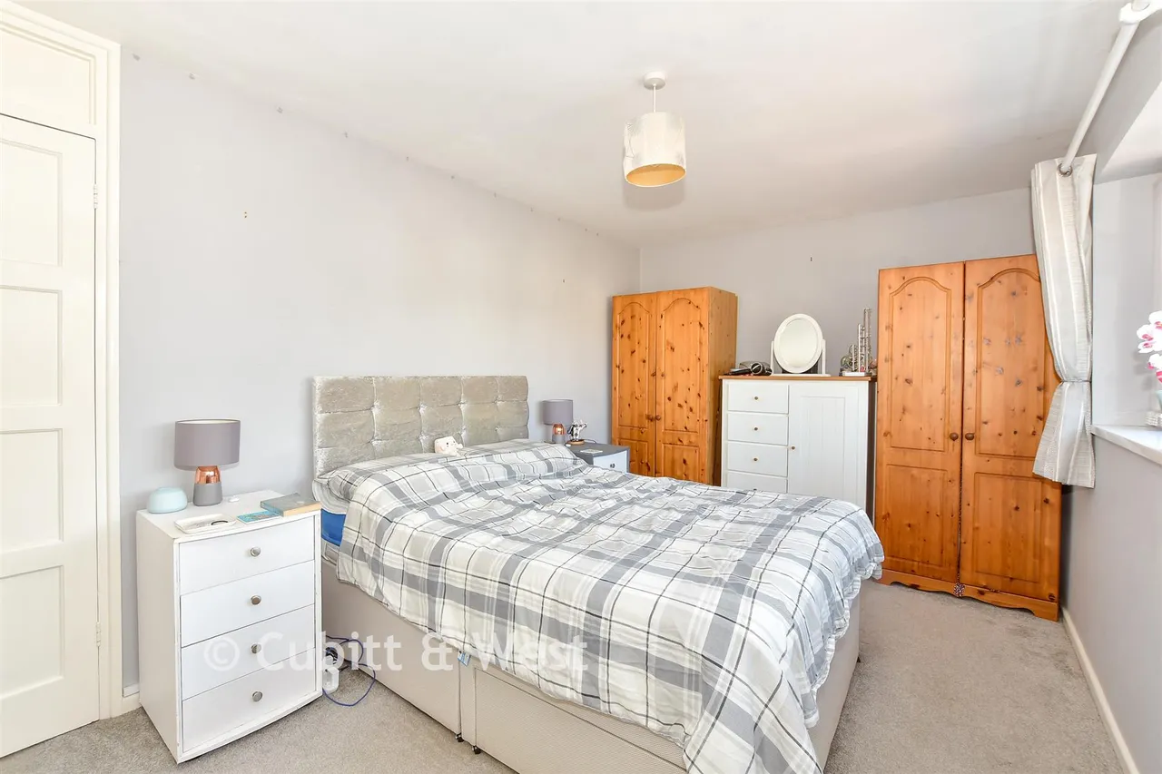 Priorsdean Crescent, Havant, PO9, photo 6