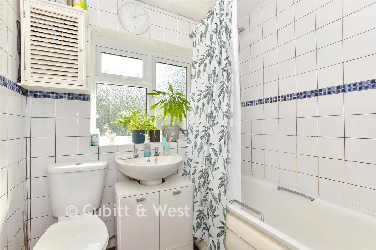 Priorsdean Crescent, Havant, PO9, photo 8