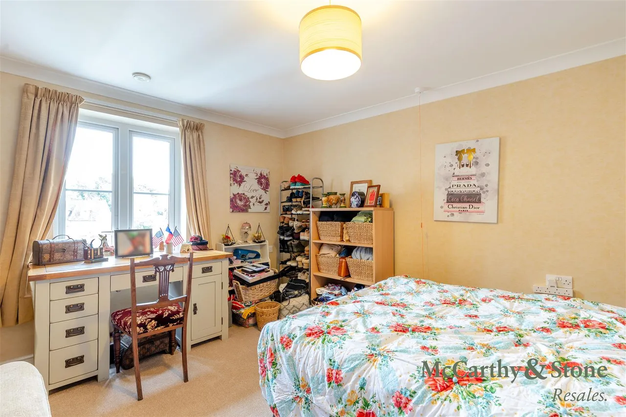 High Street South, Rushden, NN10, photo 8