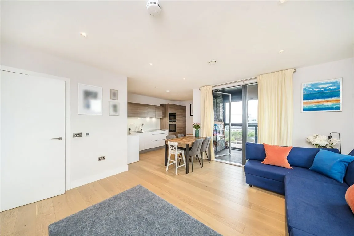 Gladstone Terrace, Nine Elms, photo 3