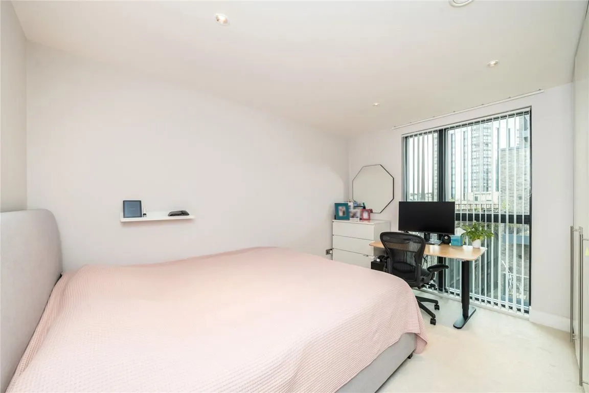 Gladstone Terrace, Nine Elms, photo 5