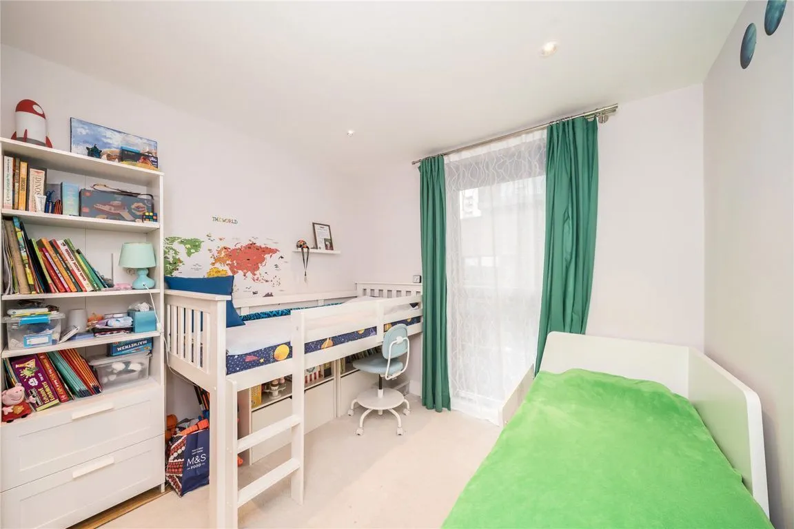 Gladstone Terrace, Nine Elms, photo 6