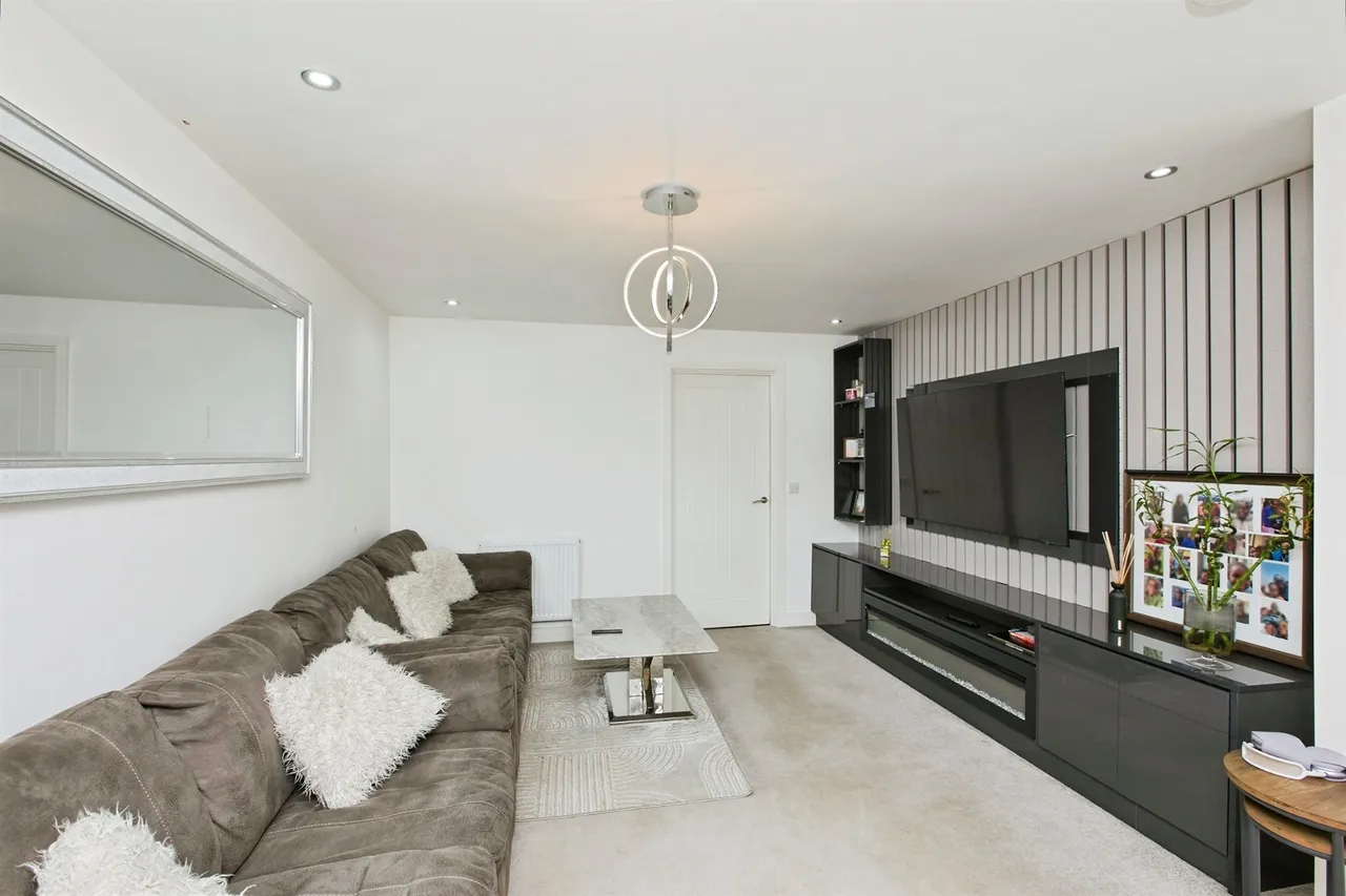 Pipistrelle Place, Littleover, DE23, photo 3