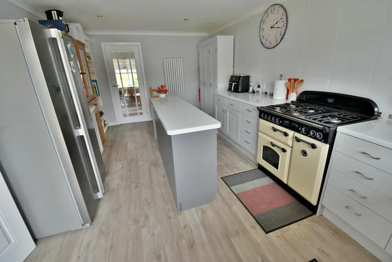 Church Road, BH22, photo 6