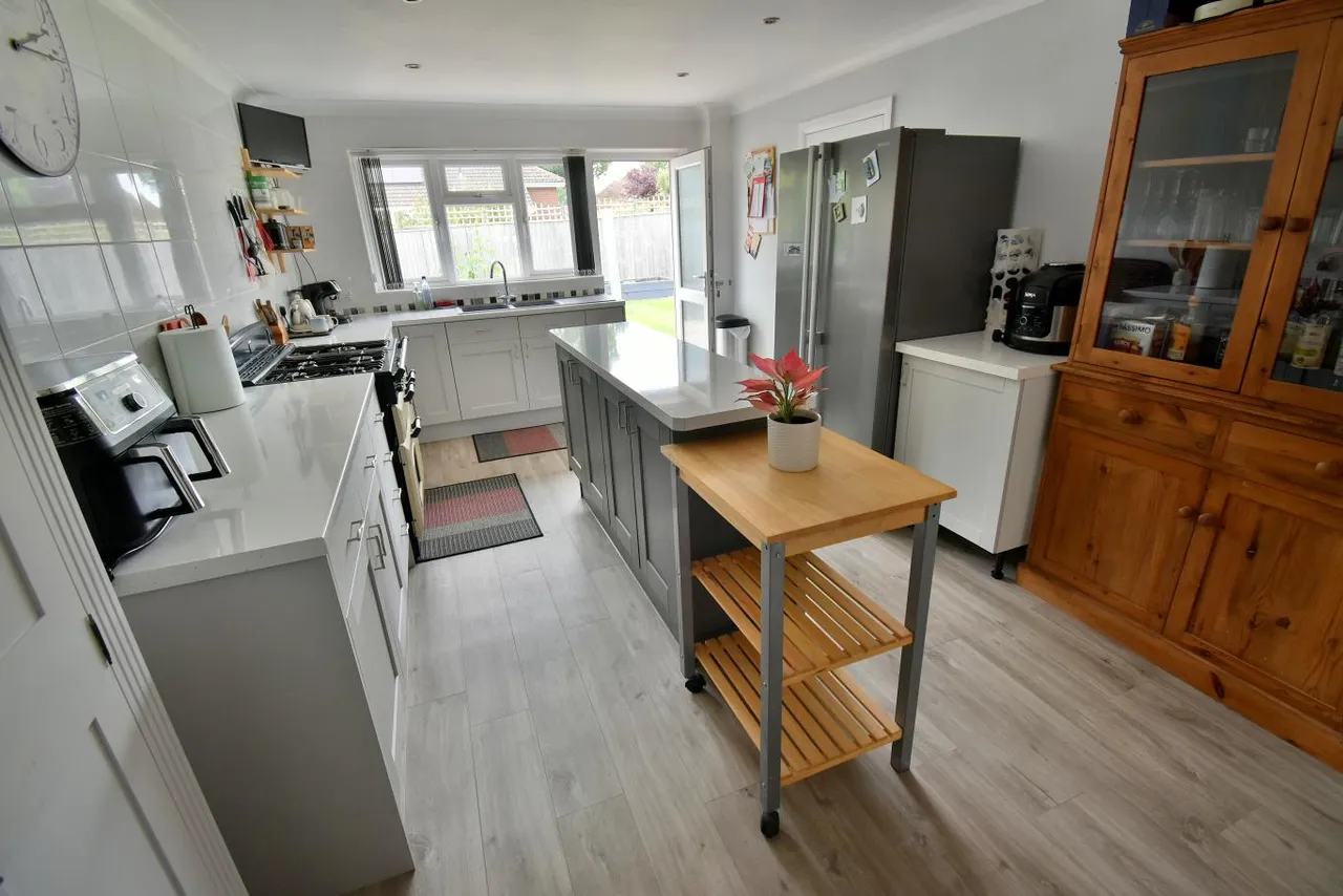 Church Road, BH22, photo 5