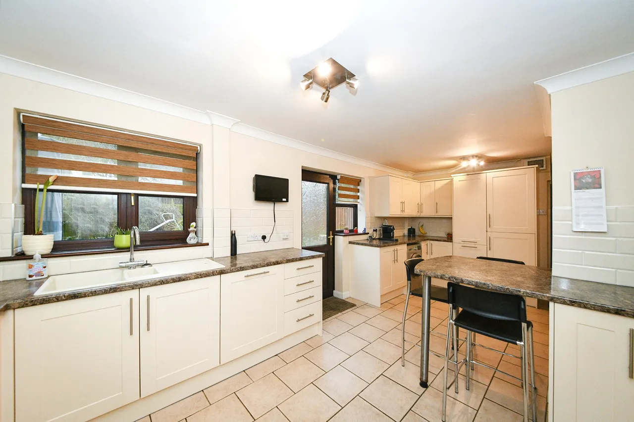 Oxborough Drive, South Wootton, King's Lynn, PE30, photo 3