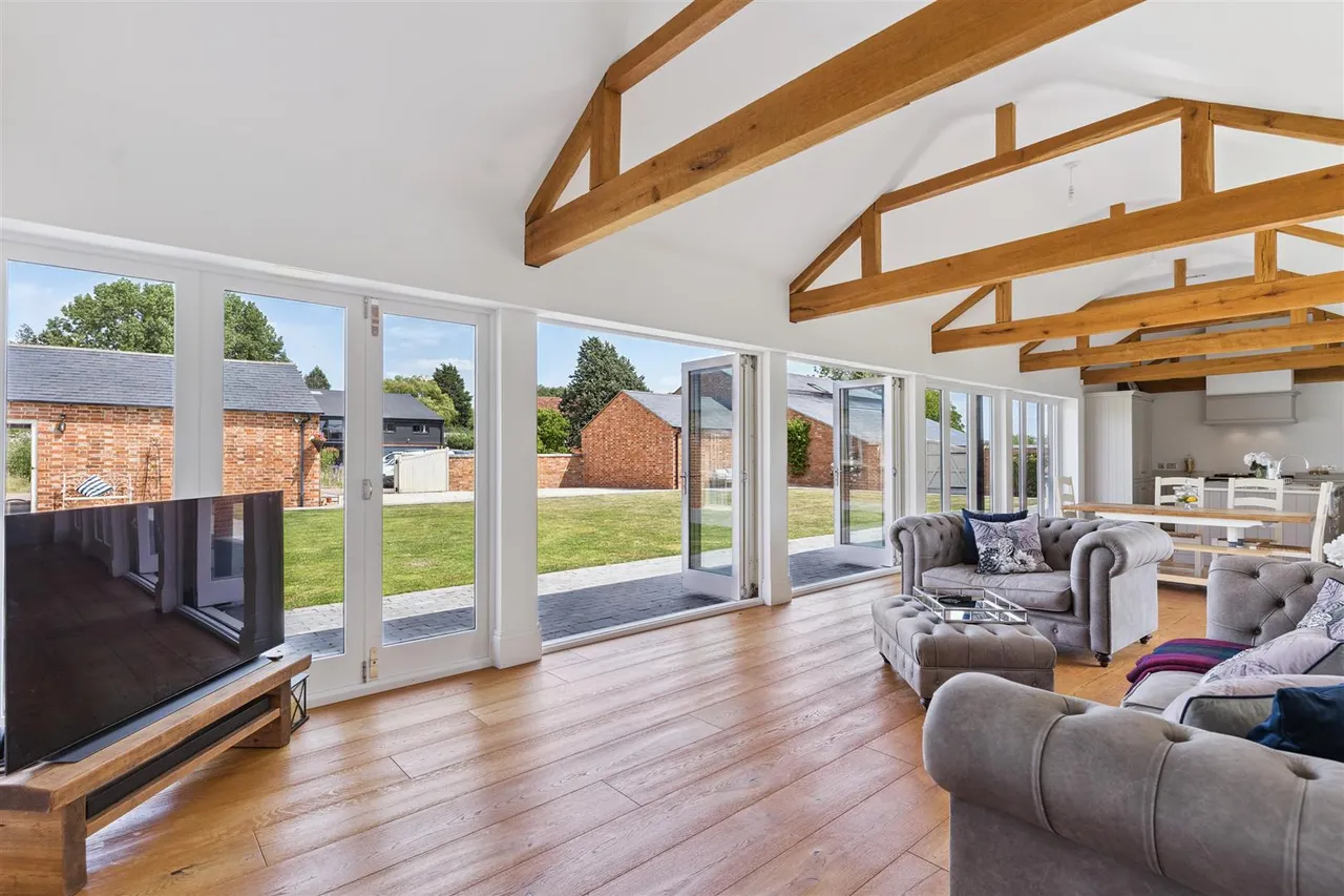 Newport Road, Hardmead, photo 24