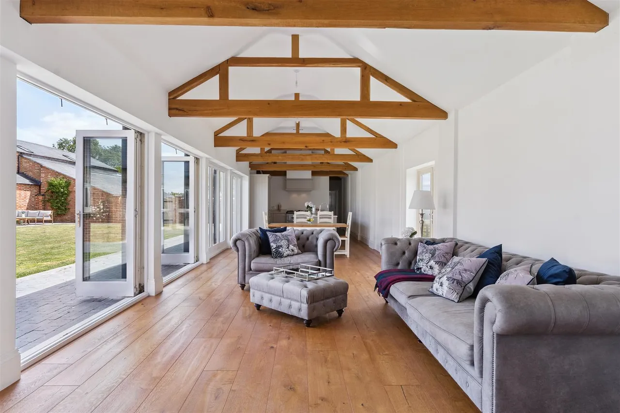 Newport Road, Hardmead, photo 5