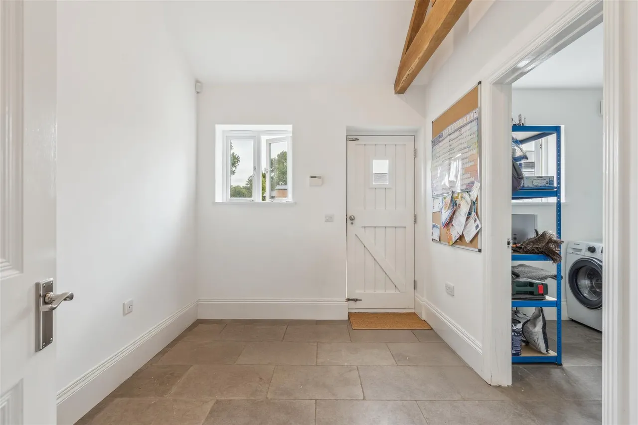 Newport Road, Hardmead, photo 8