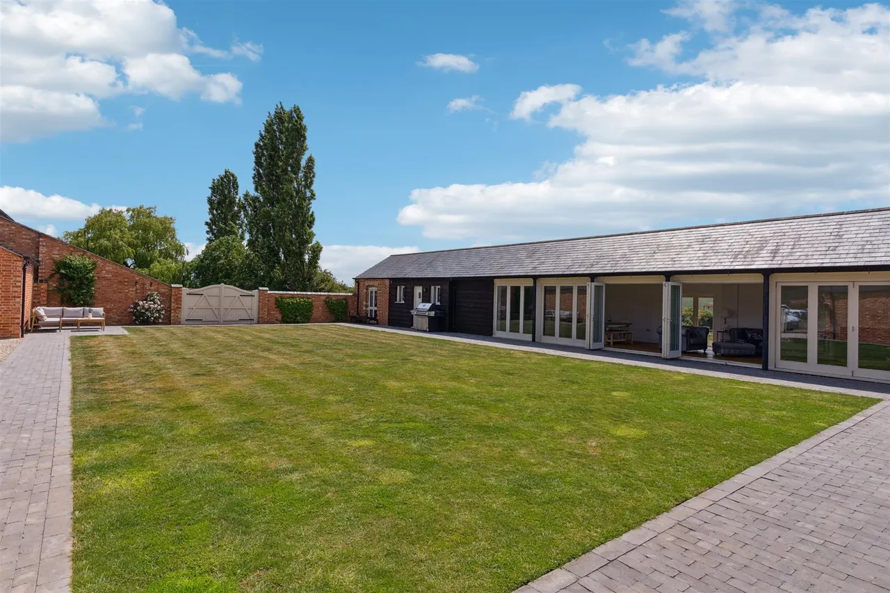 Newport Road, Hardmead, photo 22