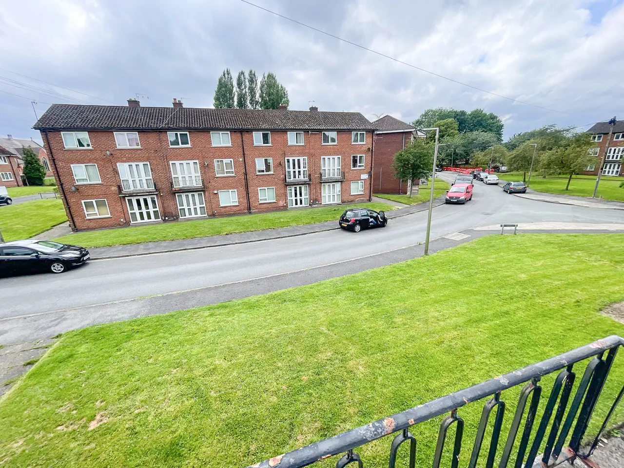 Oldham Drive, Bredbury, SK6, photo 17