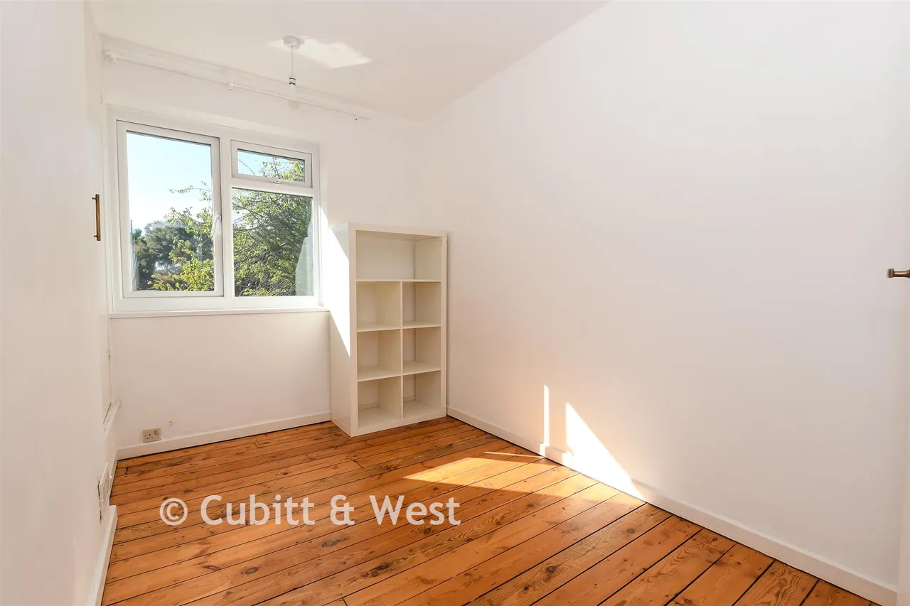 Vicarage Lane, Horley, RH6, photo 9