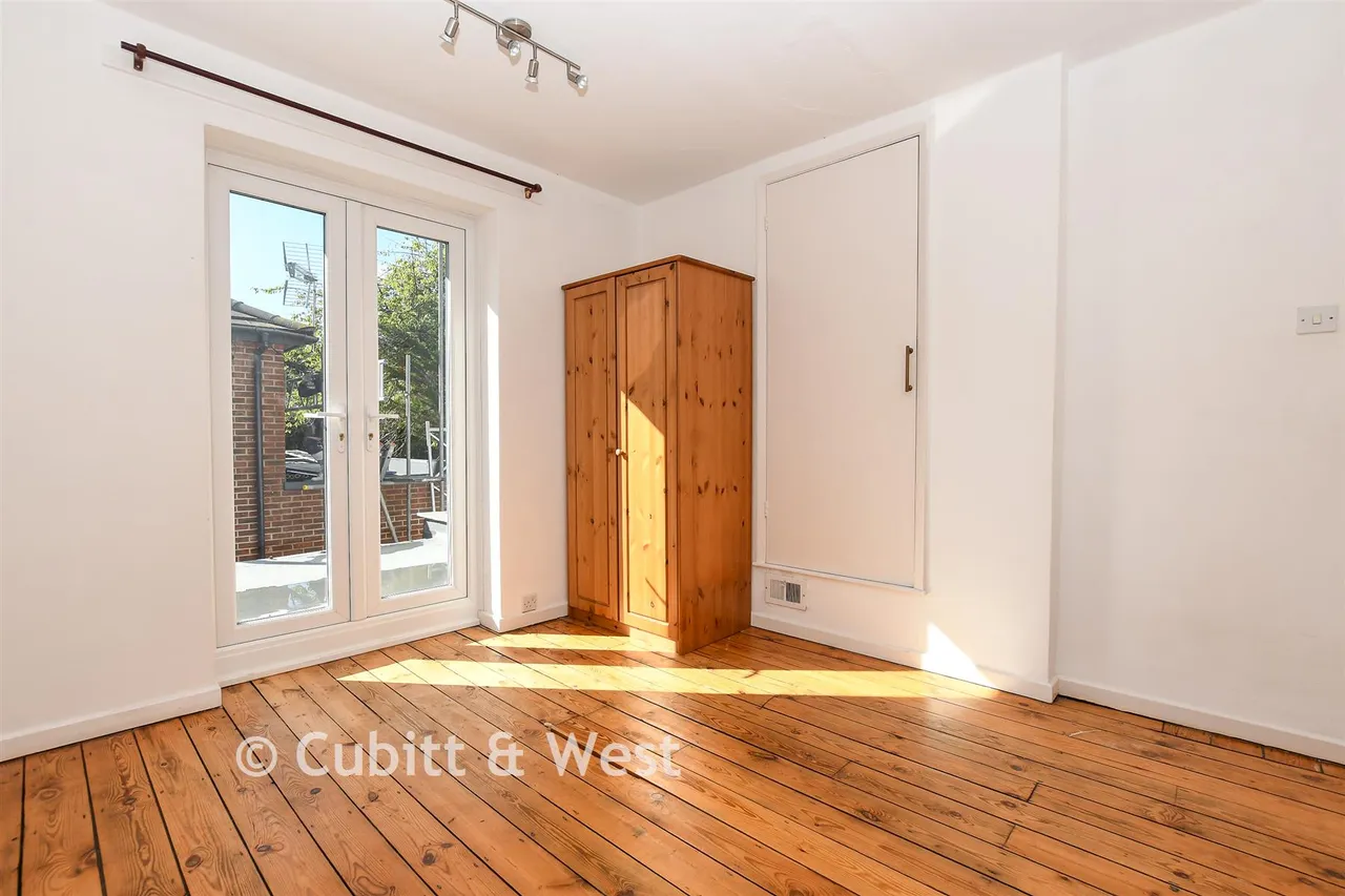 Vicarage Lane, Horley, RH6, photo 10