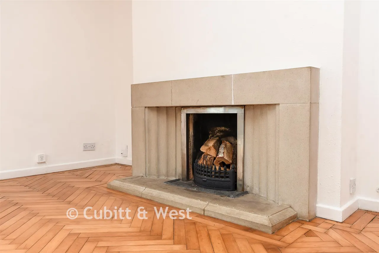 Vicarage Lane, Horley, RH6, photo 5