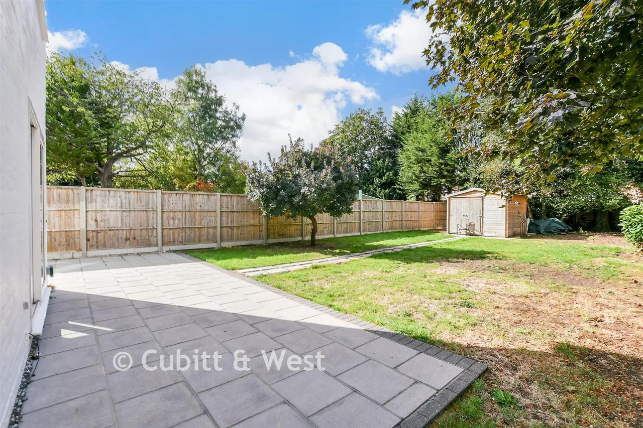 Vicarage Lane, Horley, RH6, photo 12