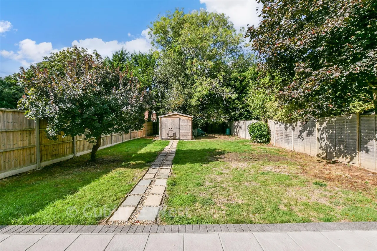 Vicarage Lane, Horley, RH6, photo 3