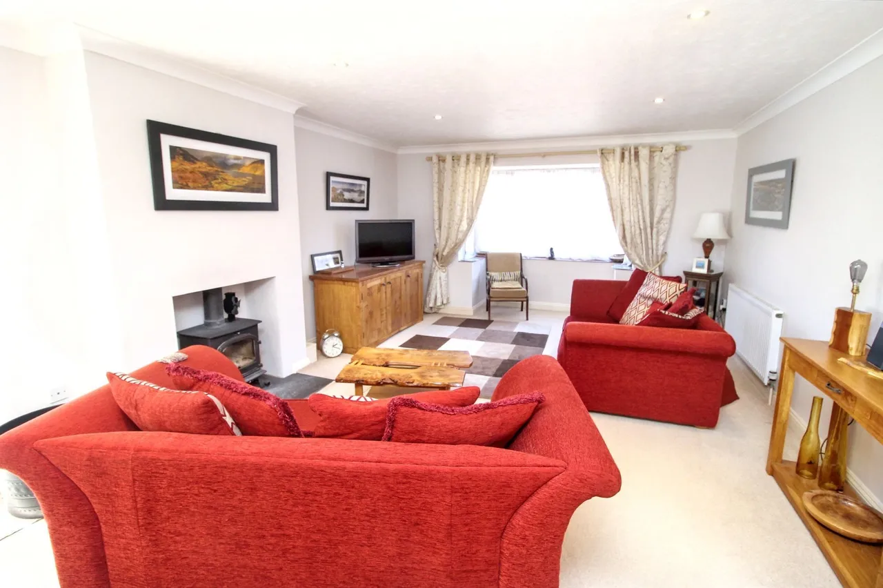 Detached Bungalow in Holt, photo 2