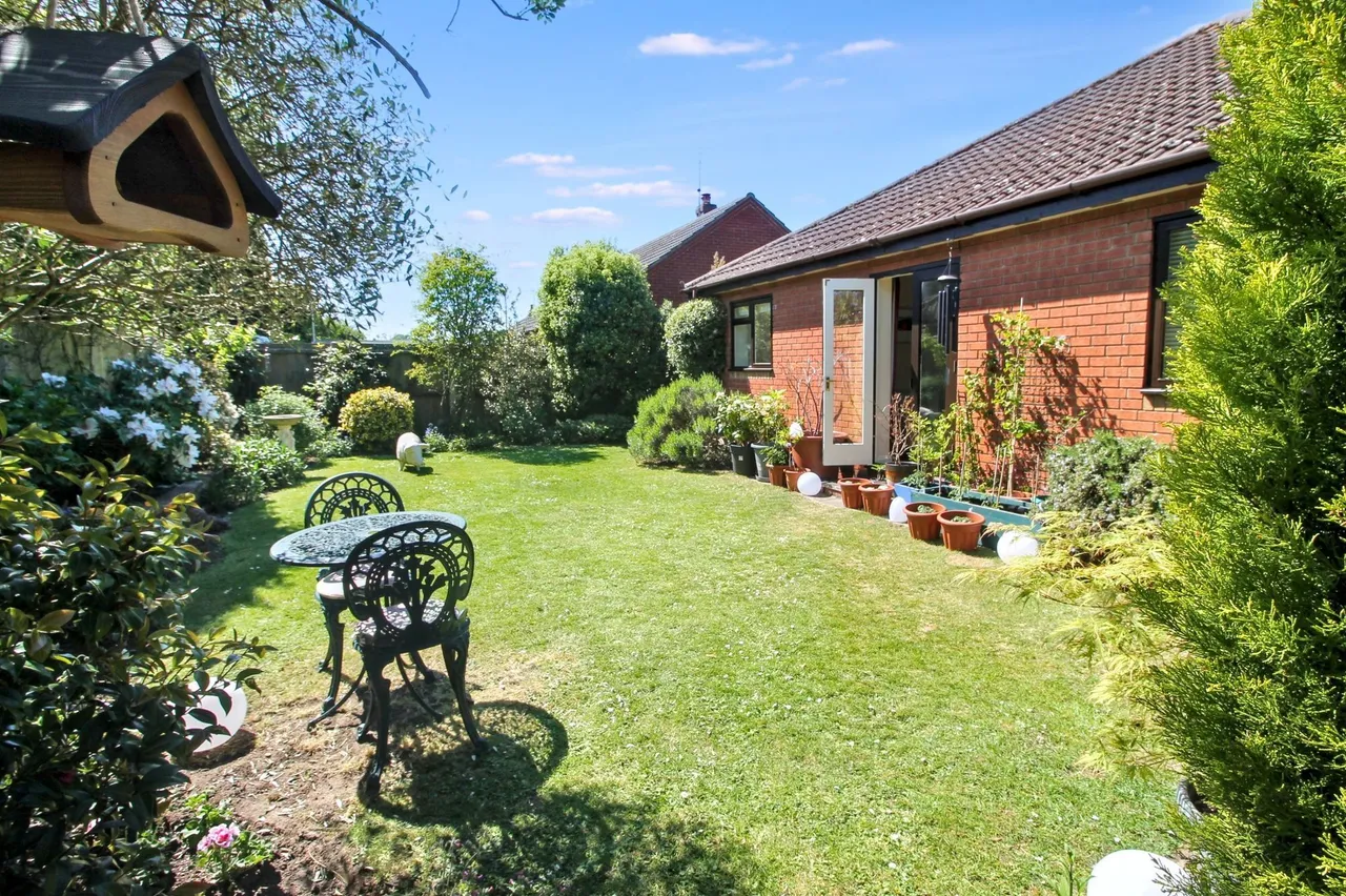 Detached Bungalow in Holt, photo 8