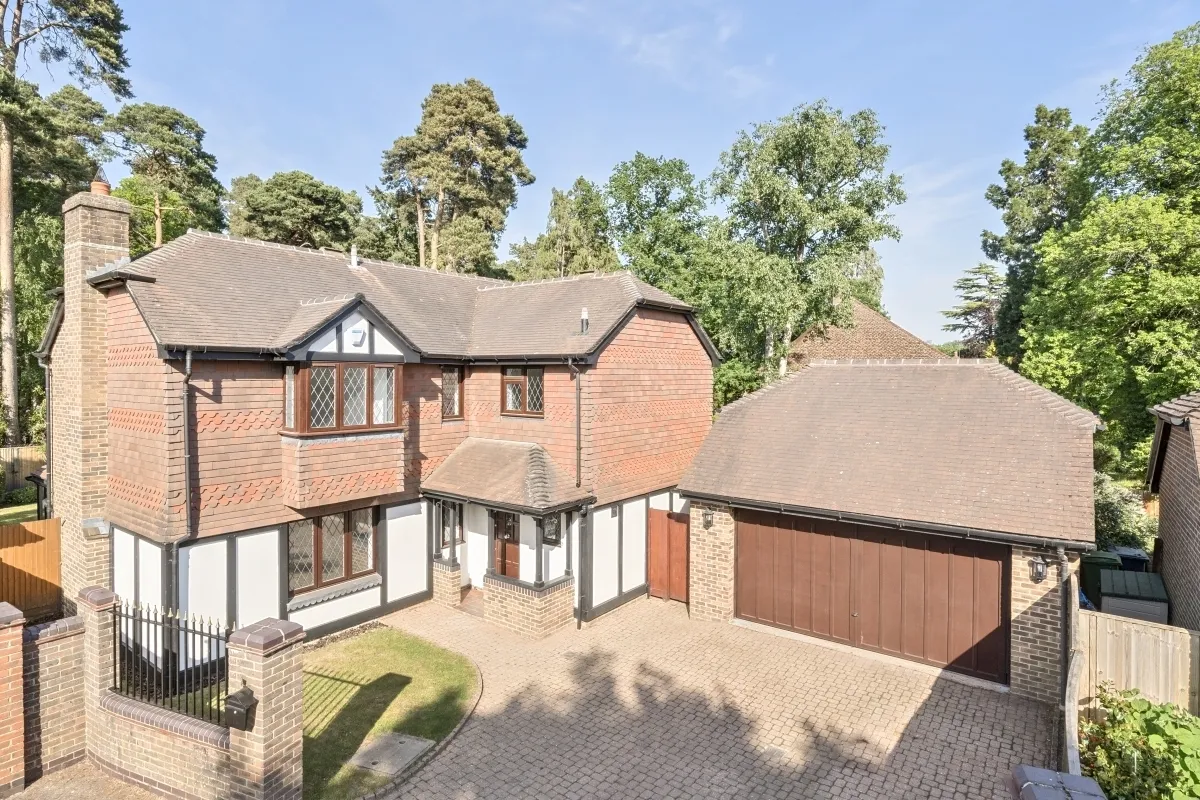 5 bed house to rent — Oakdene, Sunningdale SL5