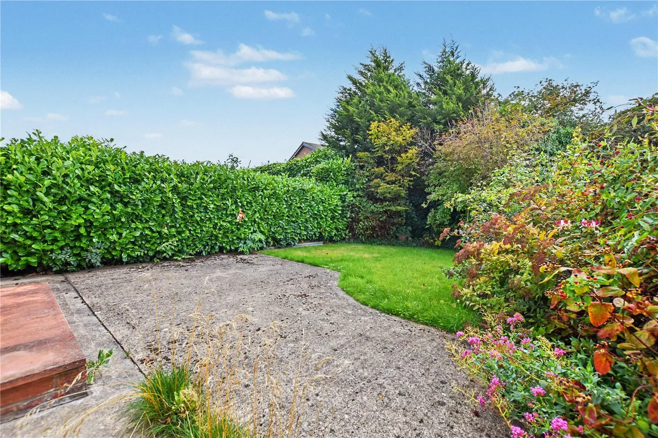 Highfield Gardens, Gildersome, LS27, photo 25