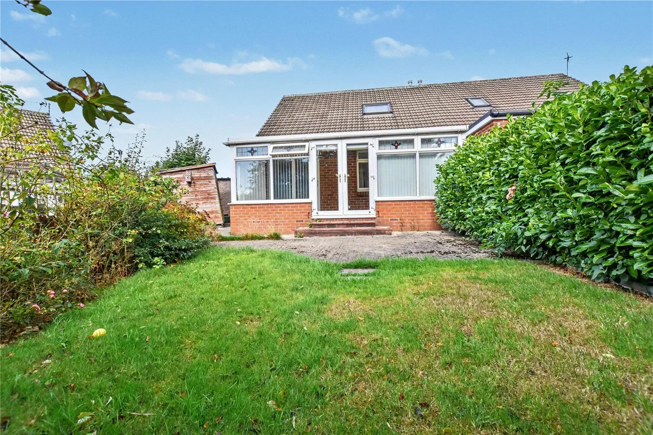 Highfield Gardens, Gildersome, LS27, photo 12