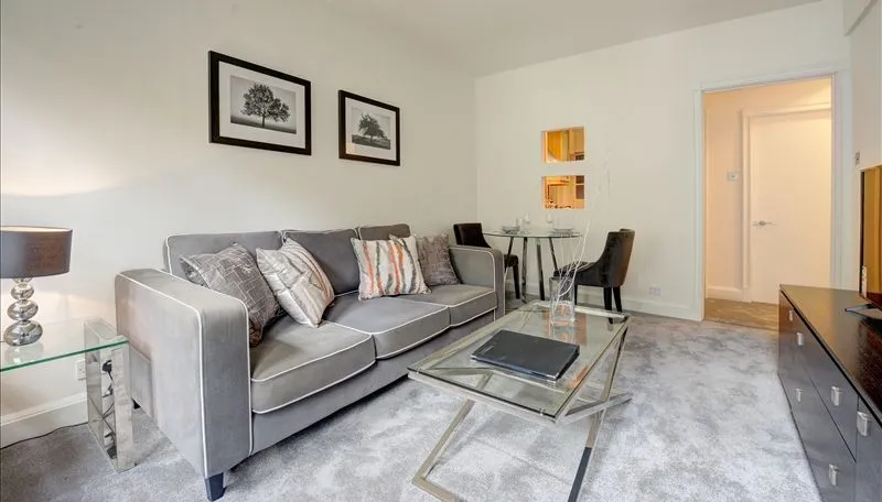 1 bed flat to rent, Fulham Road, London, SW3