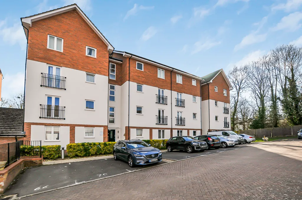 2 bed flat for sale — Crosby Gardens, Uxbridge, UB8