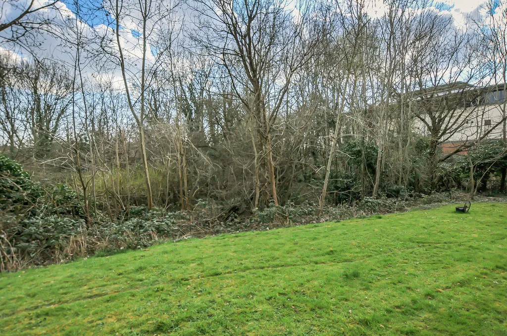 Crosby Gardens, Uxbridge, UB8, photo 17