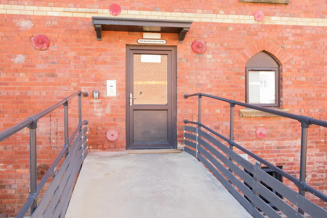 Kiln Court, Kirk Sandall, DN3, photo 3