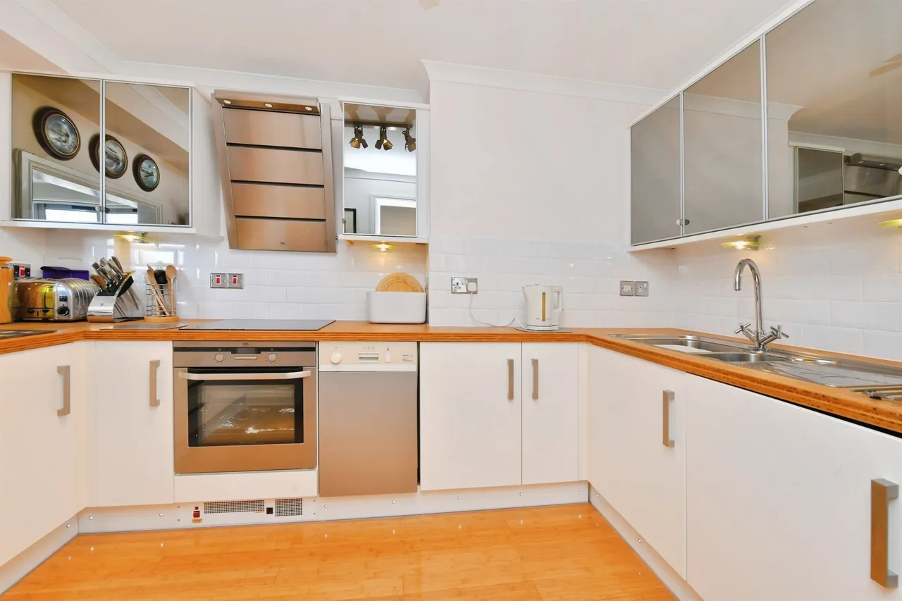 Mariners Court, Plymouth, PL4, photo 5