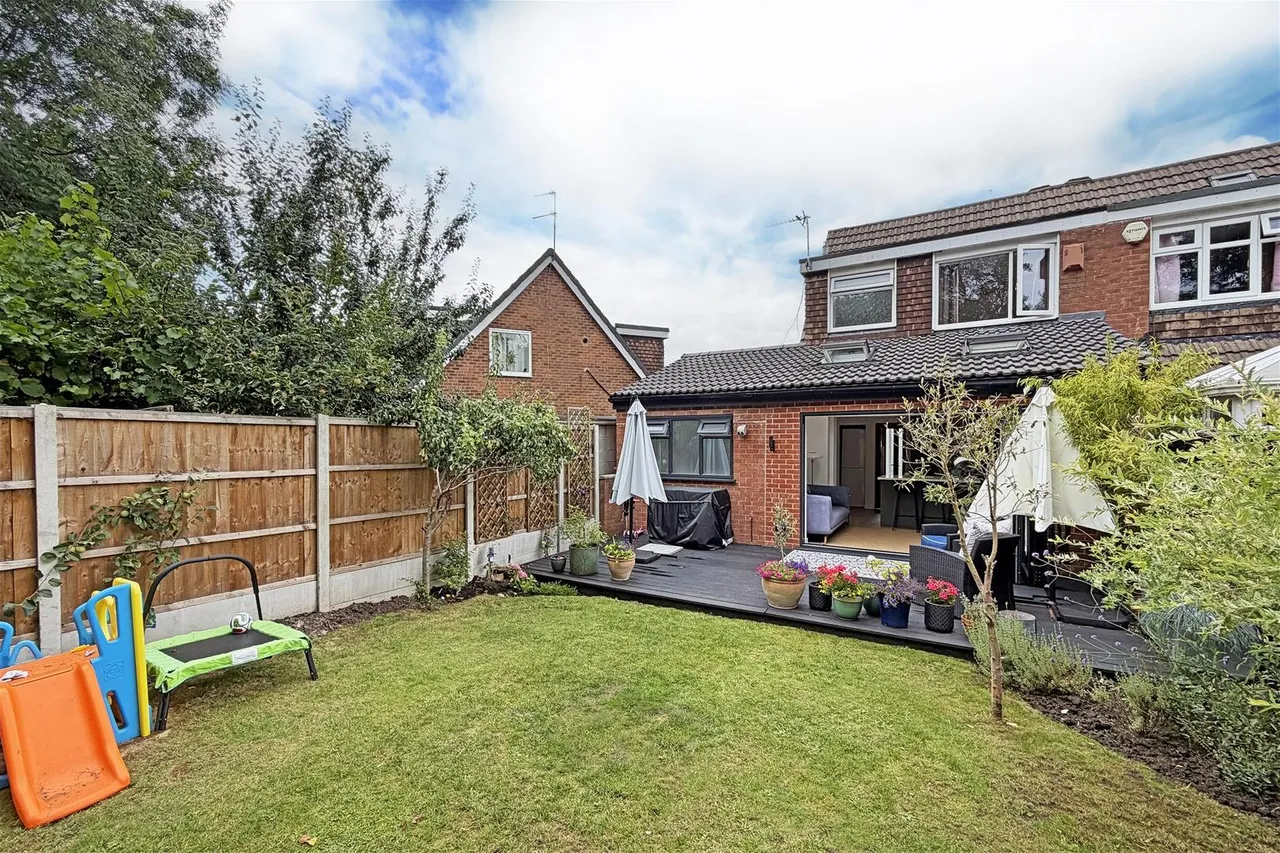 Amberwood Drive Baguley, Manchester M23 9NZ, photo 29