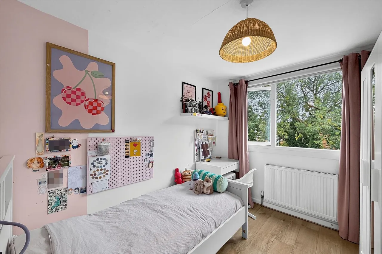 Amberwood Drive Baguley, Manchester M23 9NZ, photo 22