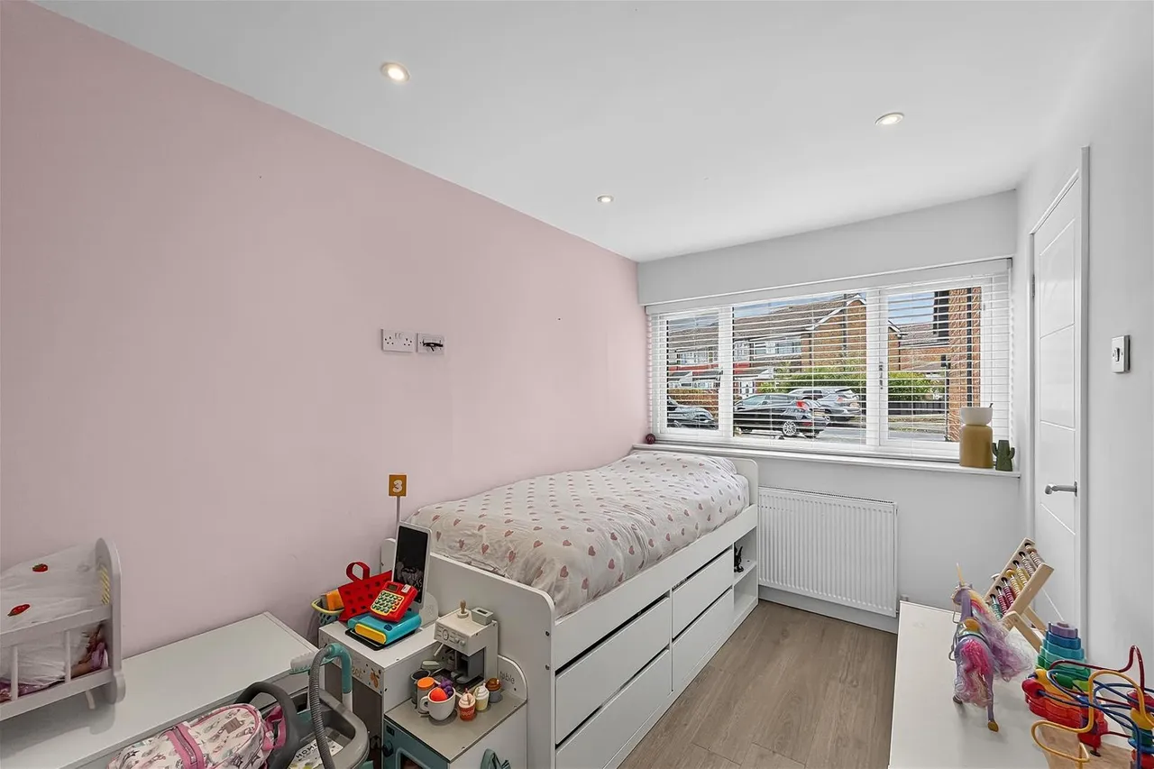 Amberwood Drive Baguley, Manchester M23 9NZ, photo 16